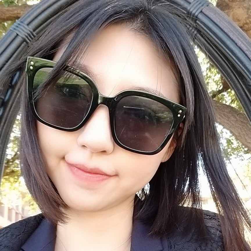 Hsiao-Yi (Eileen) Yang
