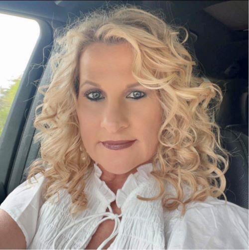 Lois Chesnut