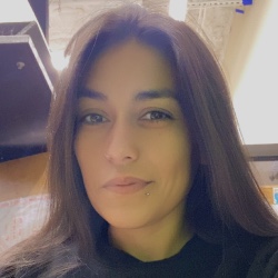 Adela Denova