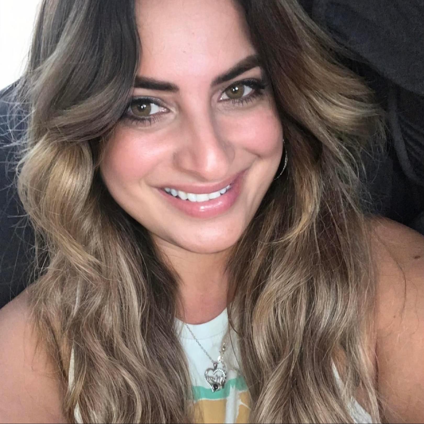 BETTINA GIL