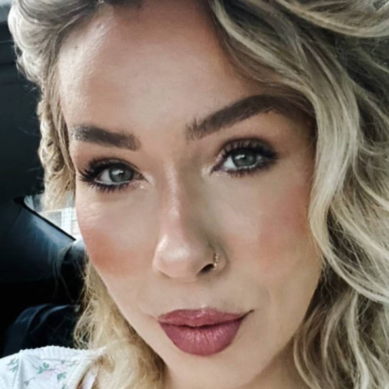 AMANDA DOXTATOR