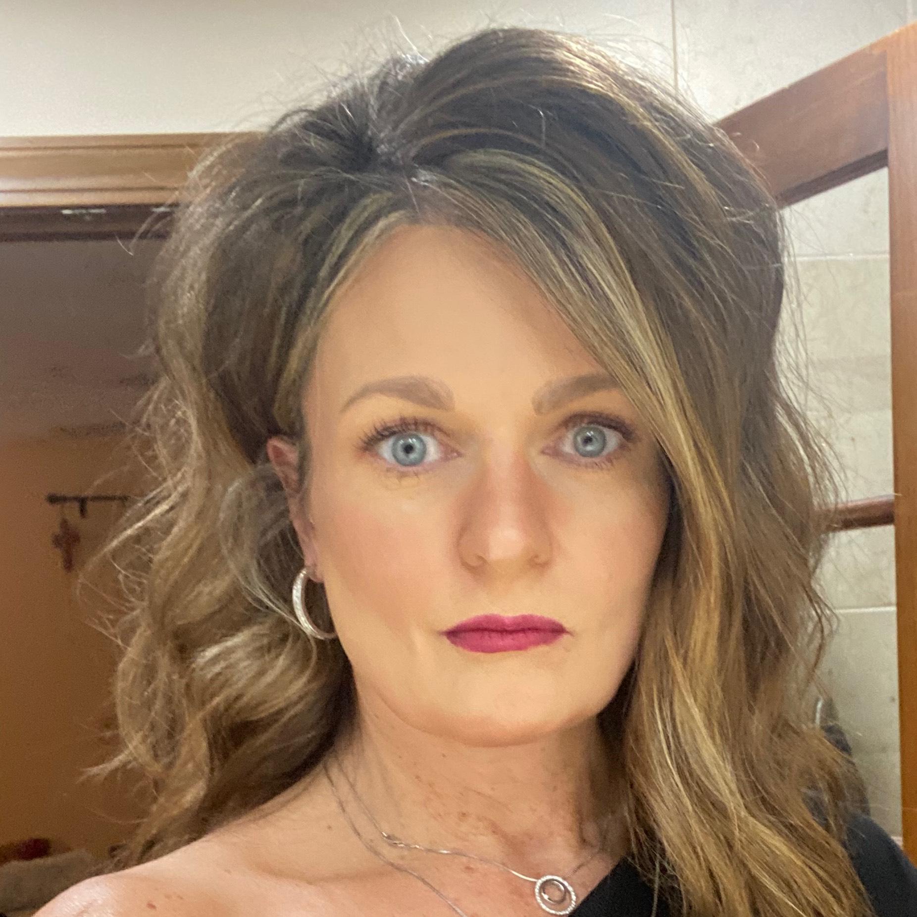 Holly Nelson