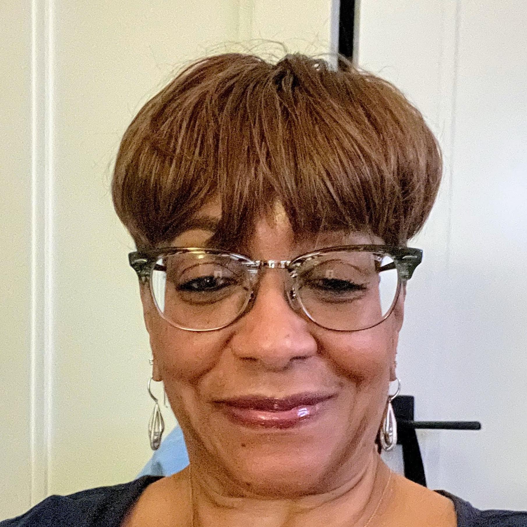 Valerie Knox