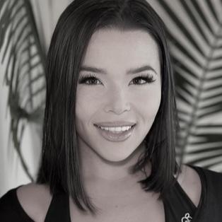 Alexandra Miles