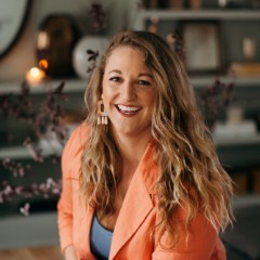 CAITLIN BOGNAR