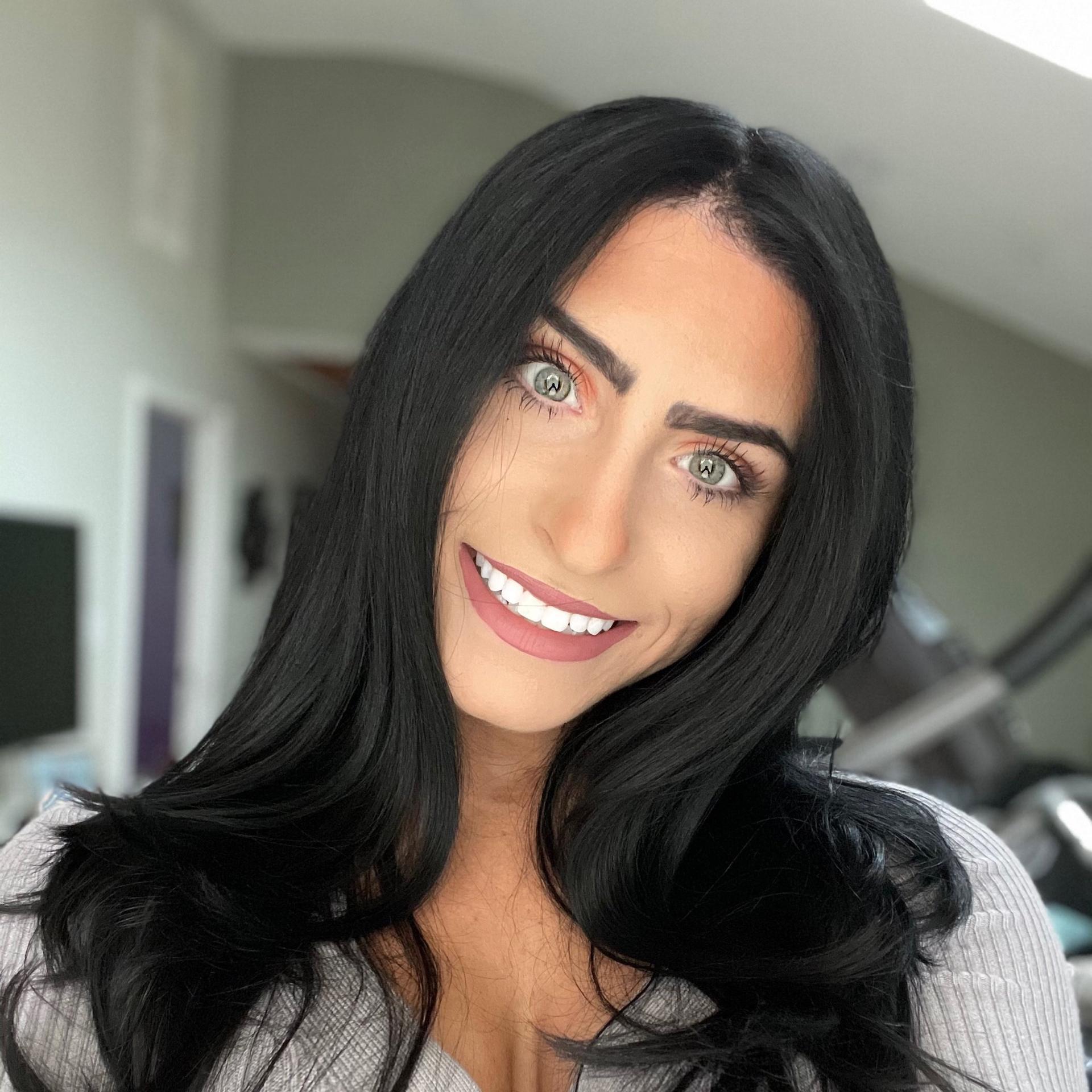 SAMANTHA MIONE