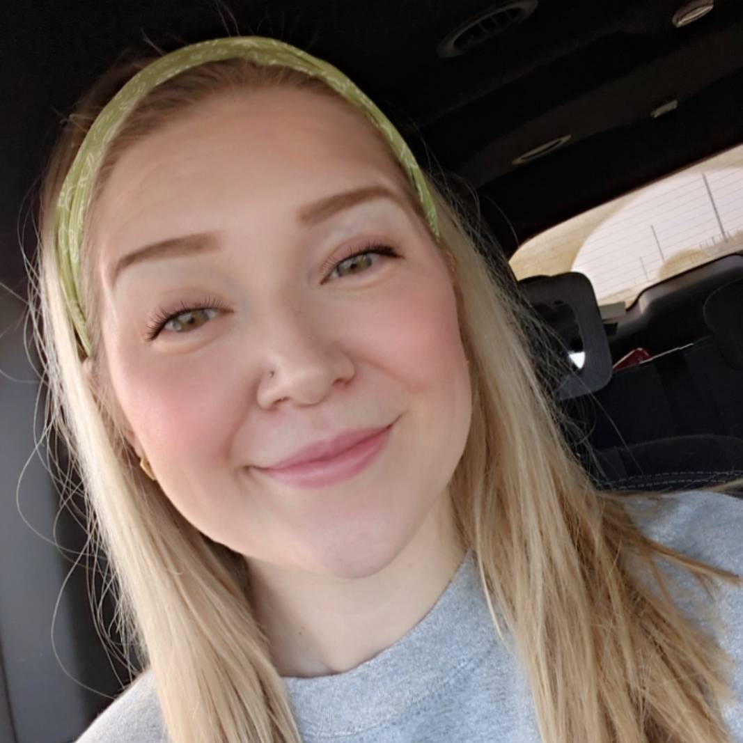Elizabeth Holub