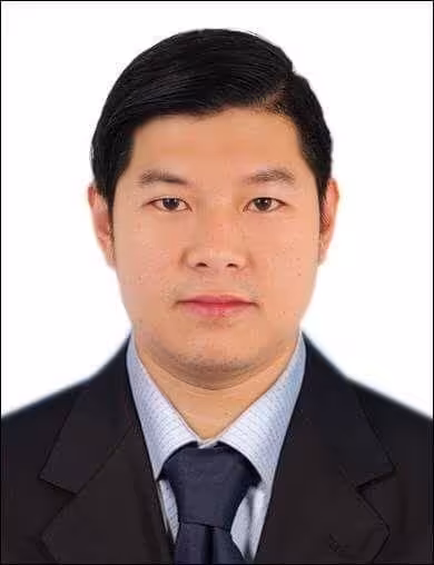 JOHN ROYCE UY