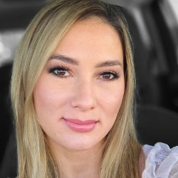 Raiza Parra