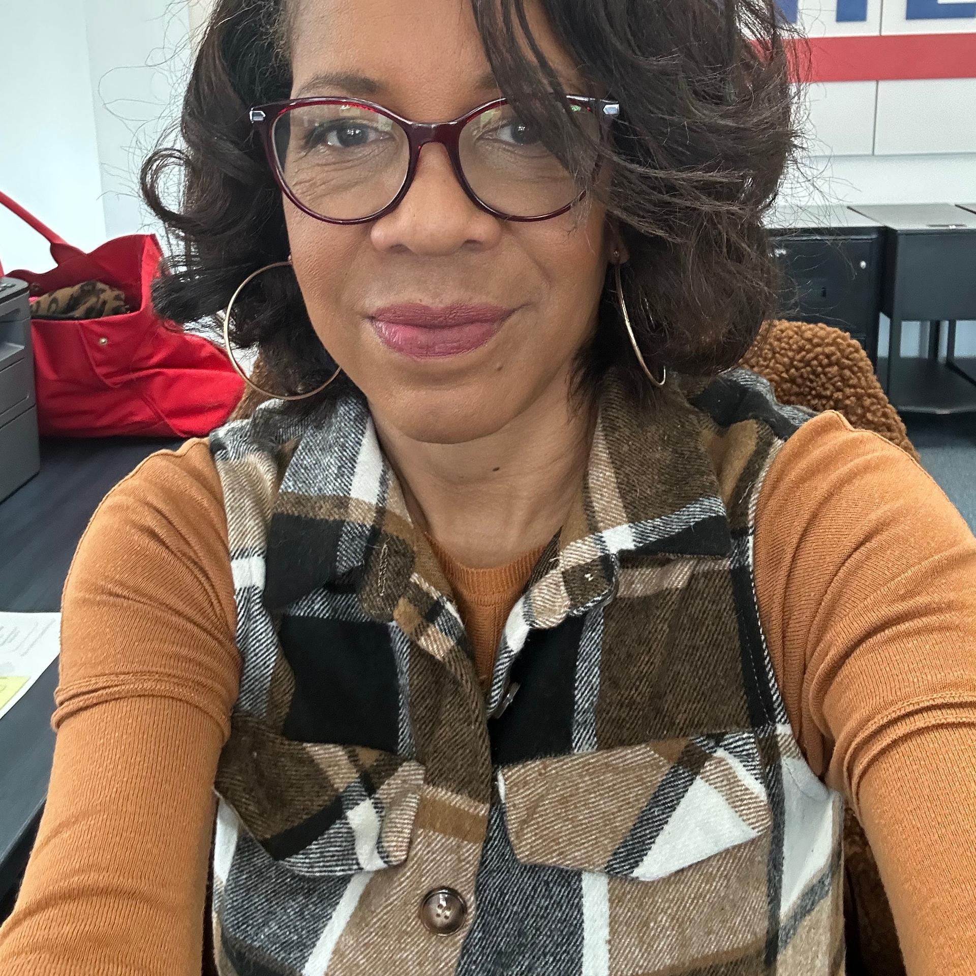 Tracey Holmes