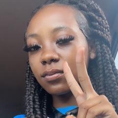 Tynia English