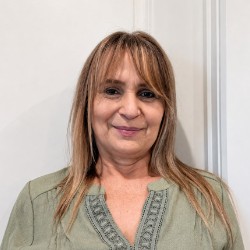 Aracelis B Pina
