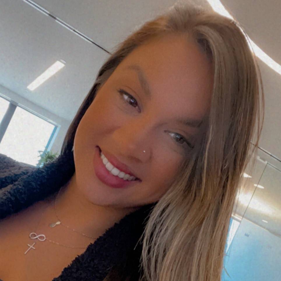 ALICIA DE WEY