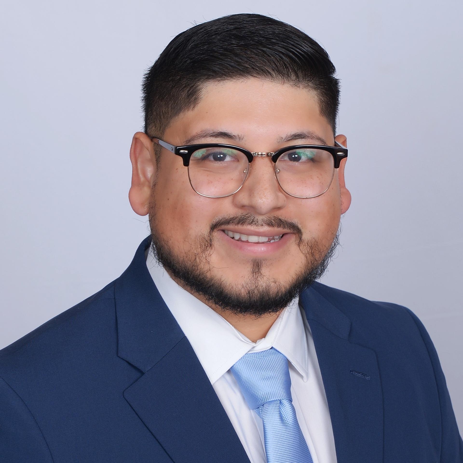 Henry Hernandez