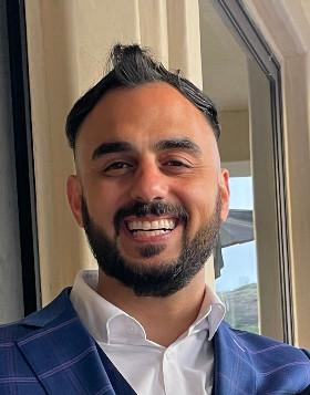 Aryaz Zomorodi