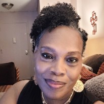 Evelyn Bonds