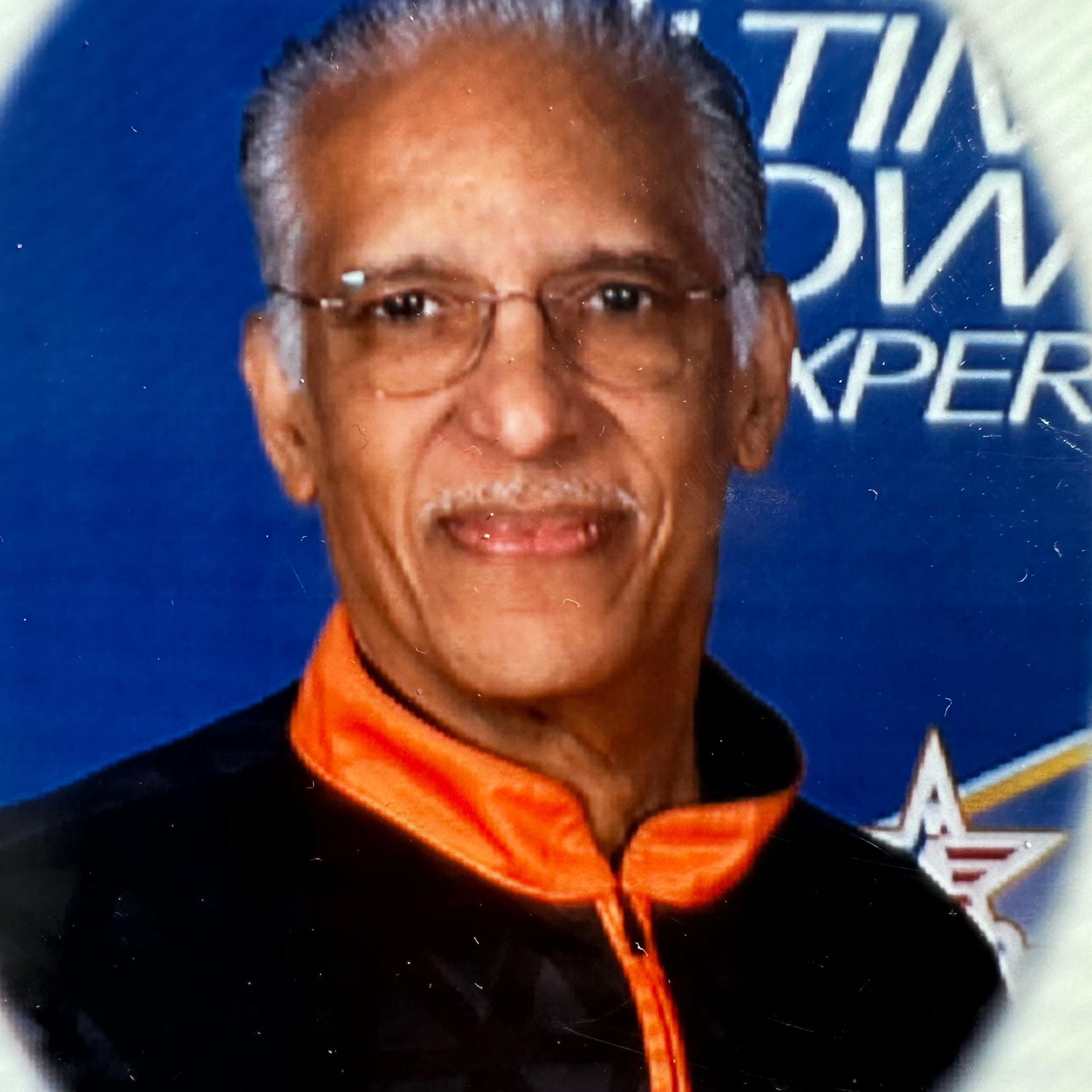 Jose L Mendoza