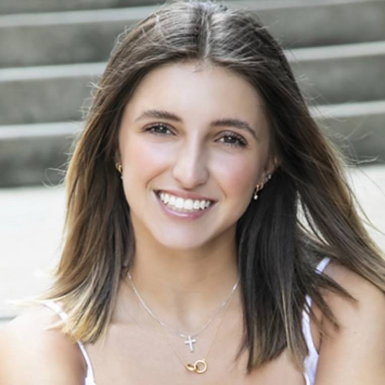 Alexandra Schuster