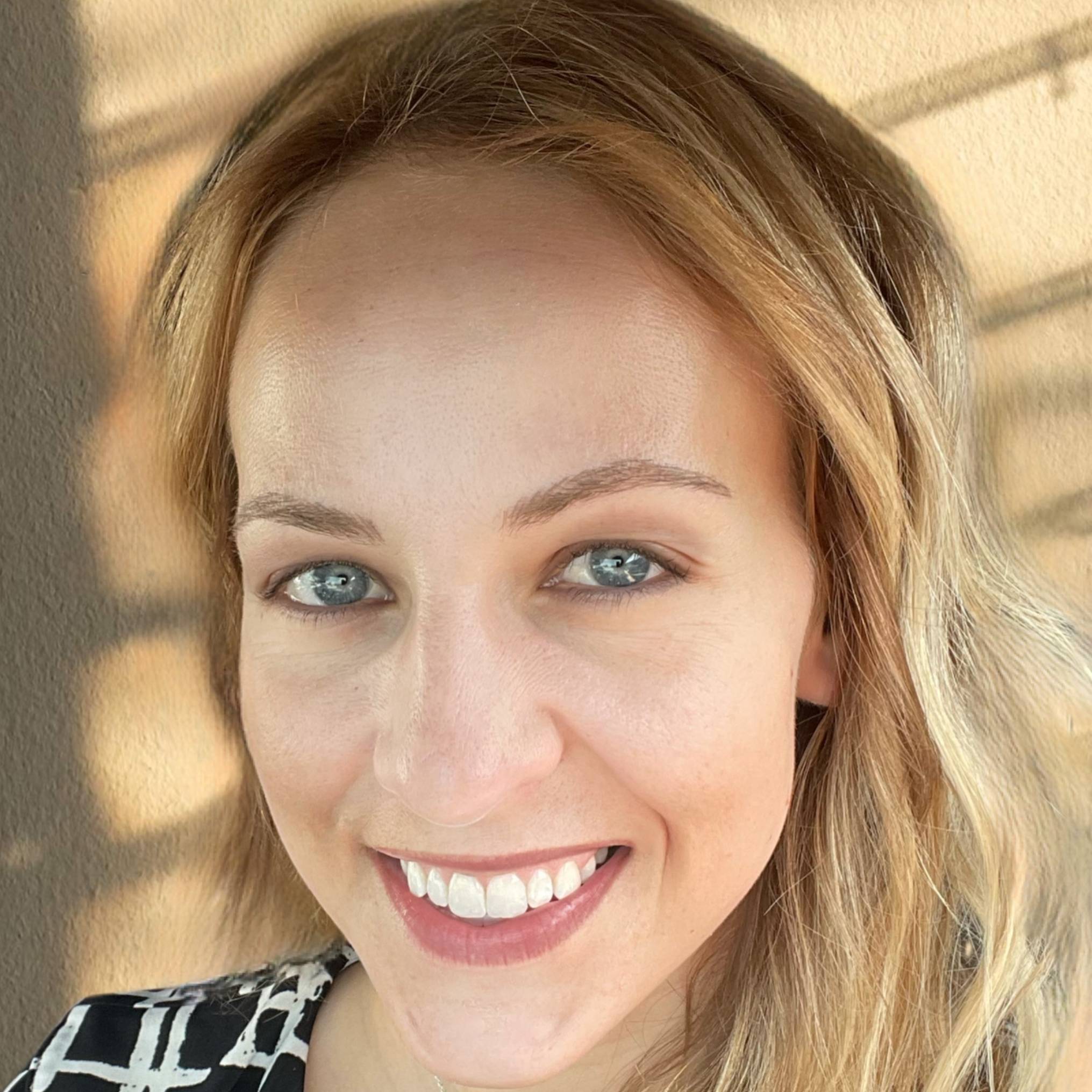 AURORA KURTH
