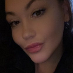 Nikki Simon
