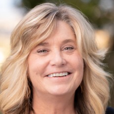 JENNIFER BLUNDEN