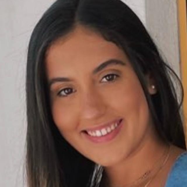 Julia Leone