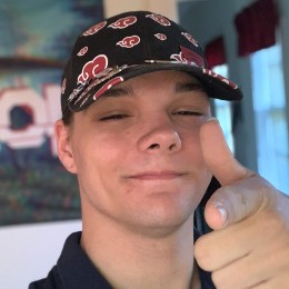 Derek Lewis