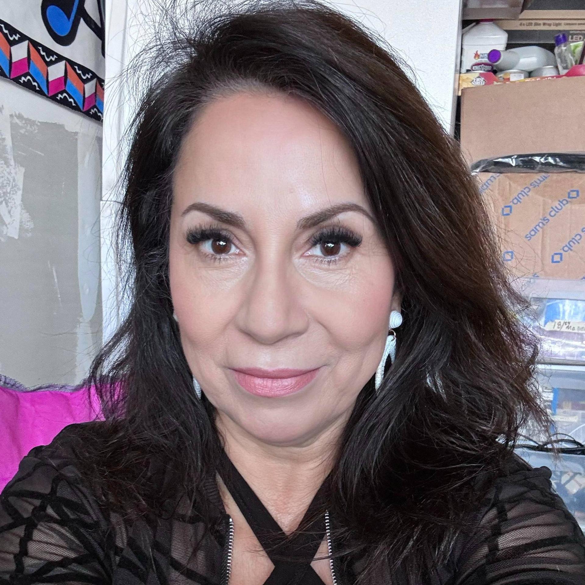LISA VALDES