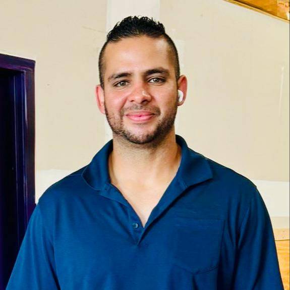 Anthony R Pineda