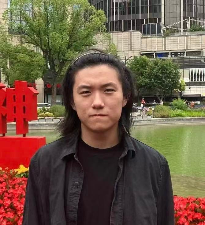 刘 振宇