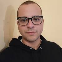 Daniel J Palacios V