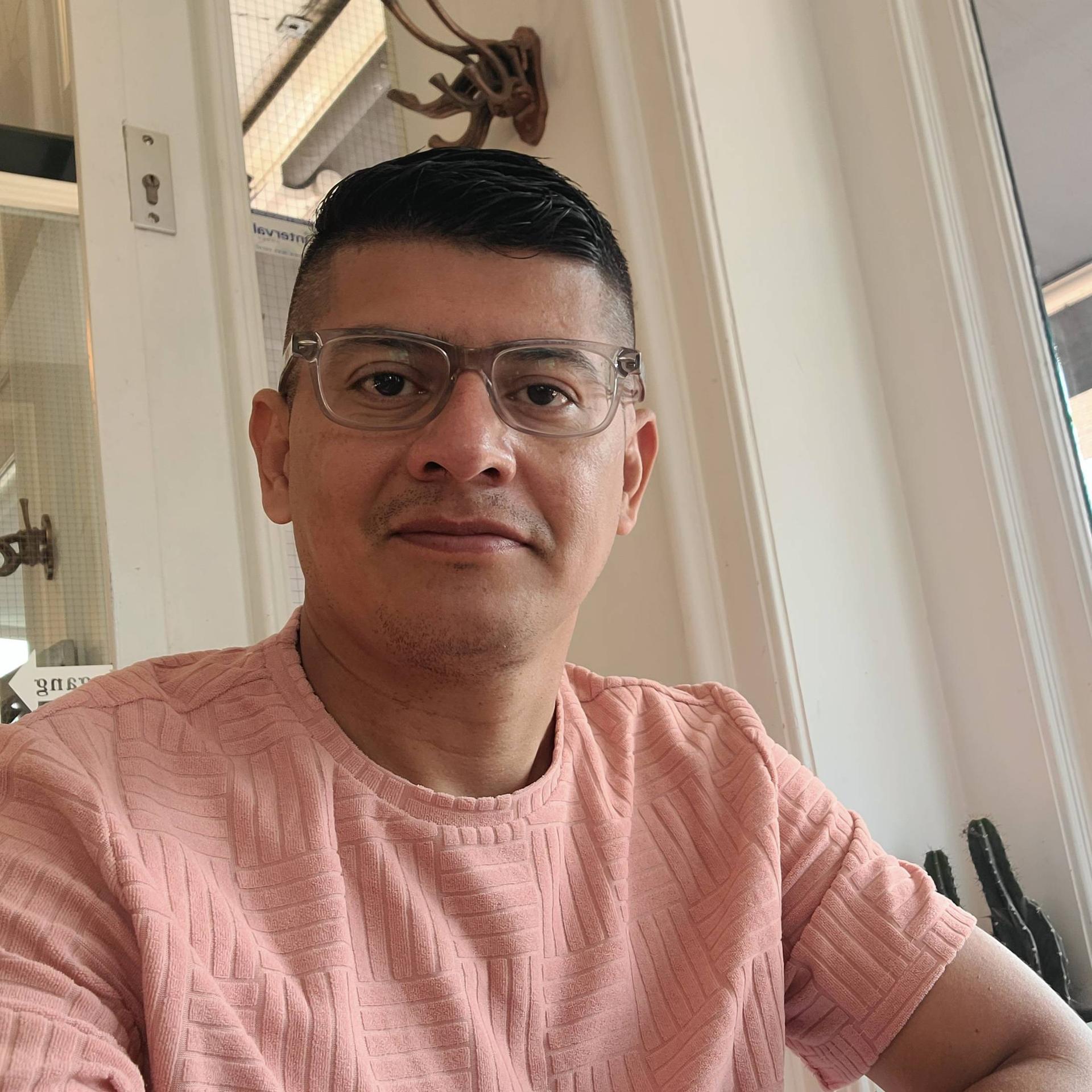 Angel G Salazar Leon