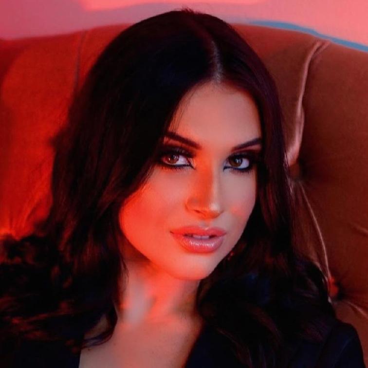 Ella D'Angelo