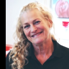 Diane E Boush