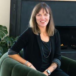 Lisa Strong