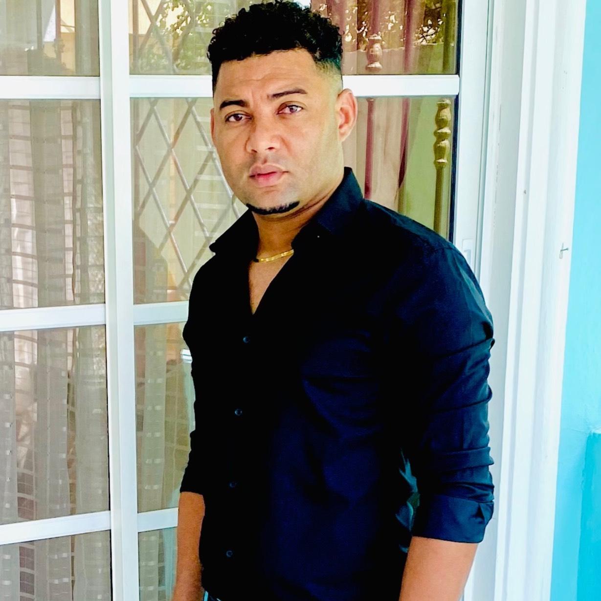Carlos Flores