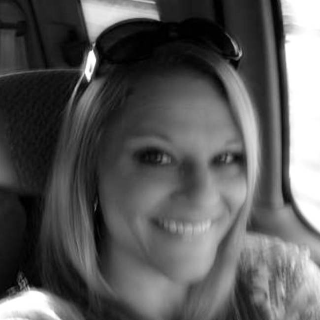 Courtney Lowe