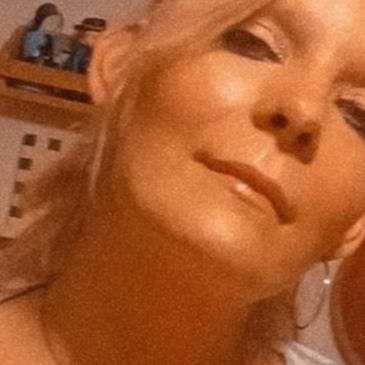 Laura Davis
