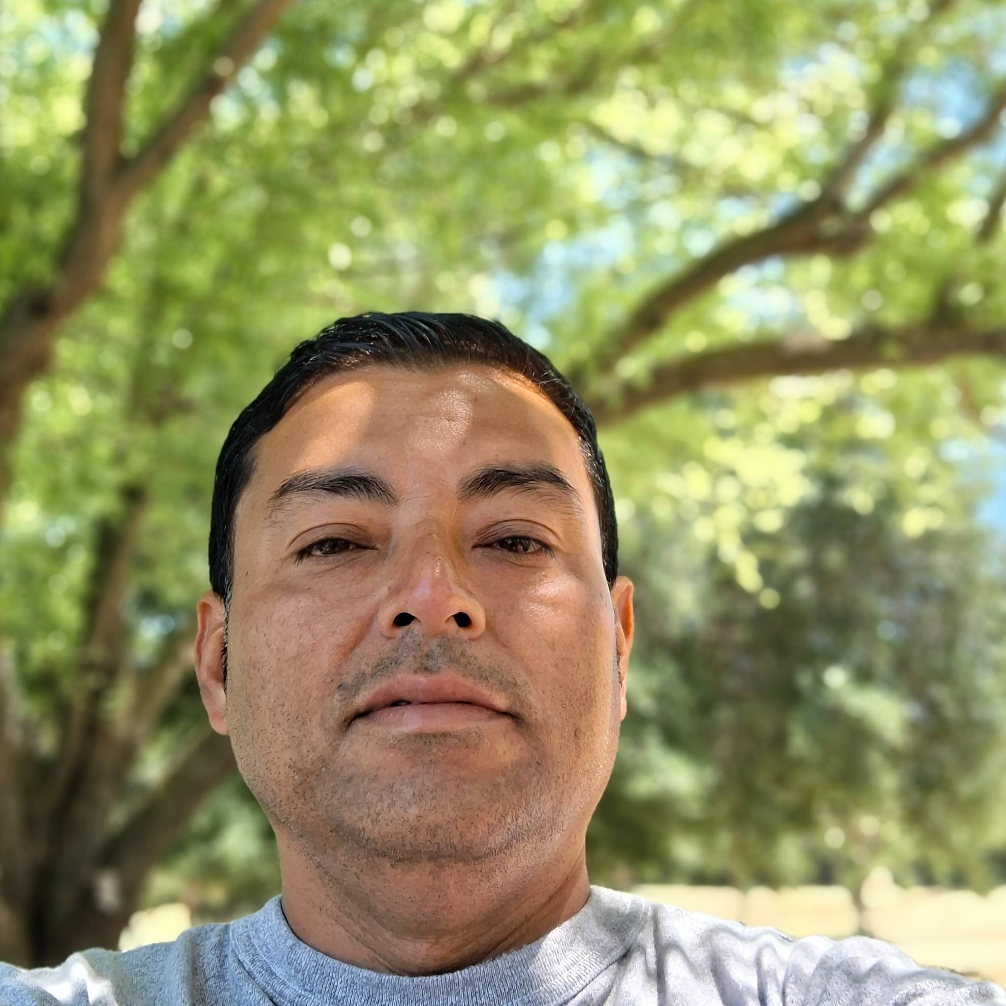 Guillermo Flores