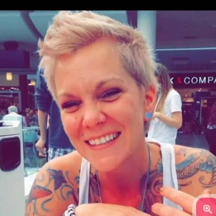 Stephanie Holmes