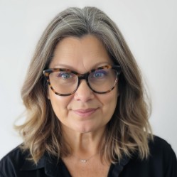 ROBIN LOVELAND