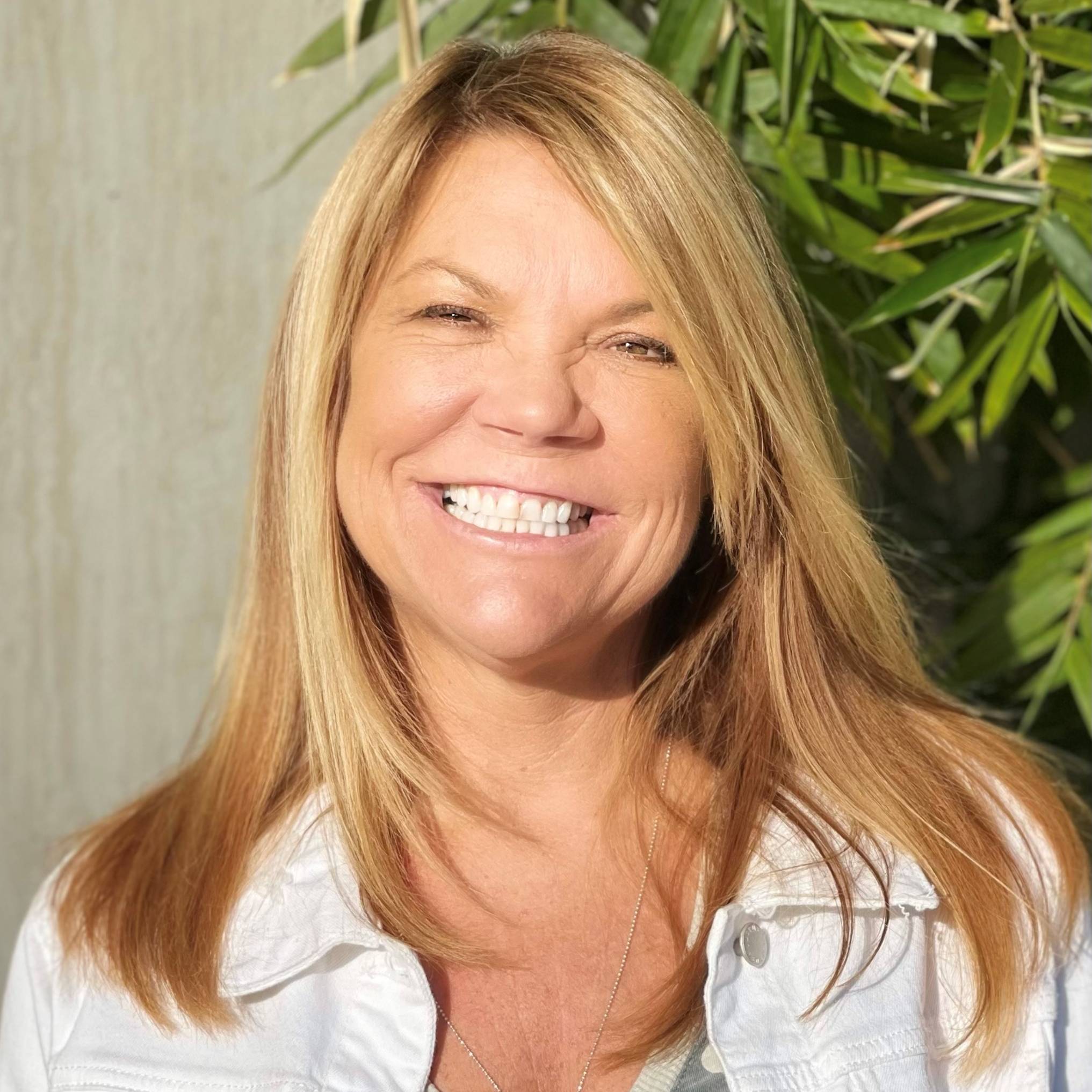 Betsy Lyons