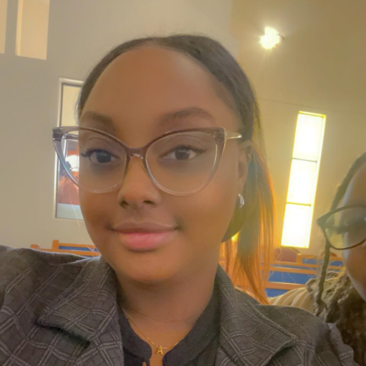Demetriaj Horn