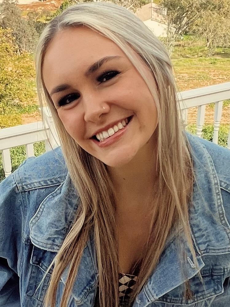 Maddie Dennis