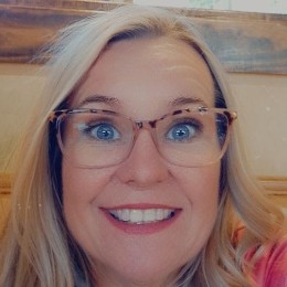 Dawn M Nesbitt