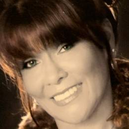 Debra Leon