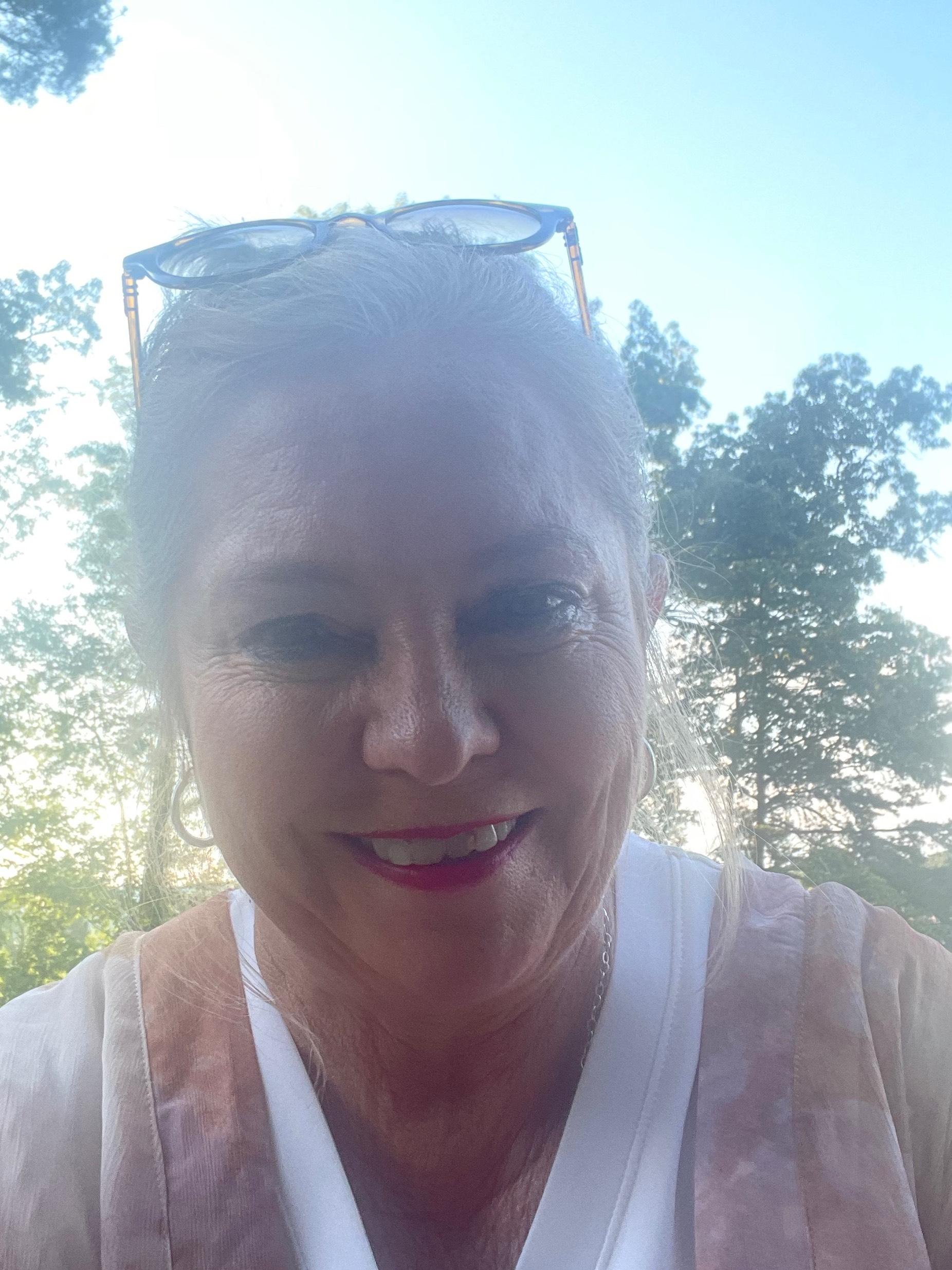 Terri R Bright