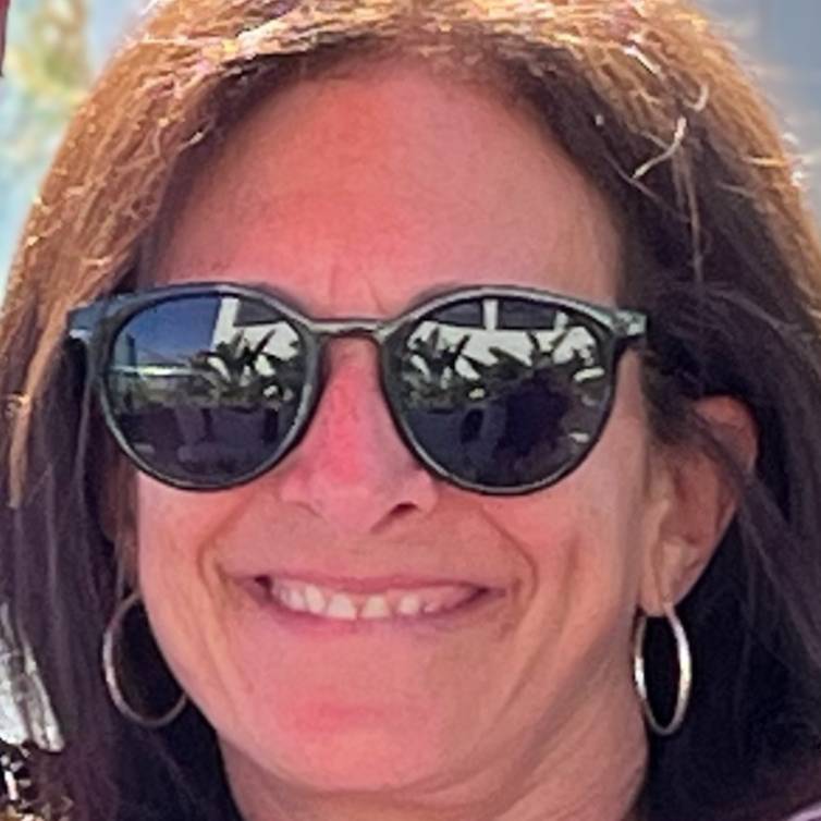 Paula Lyons