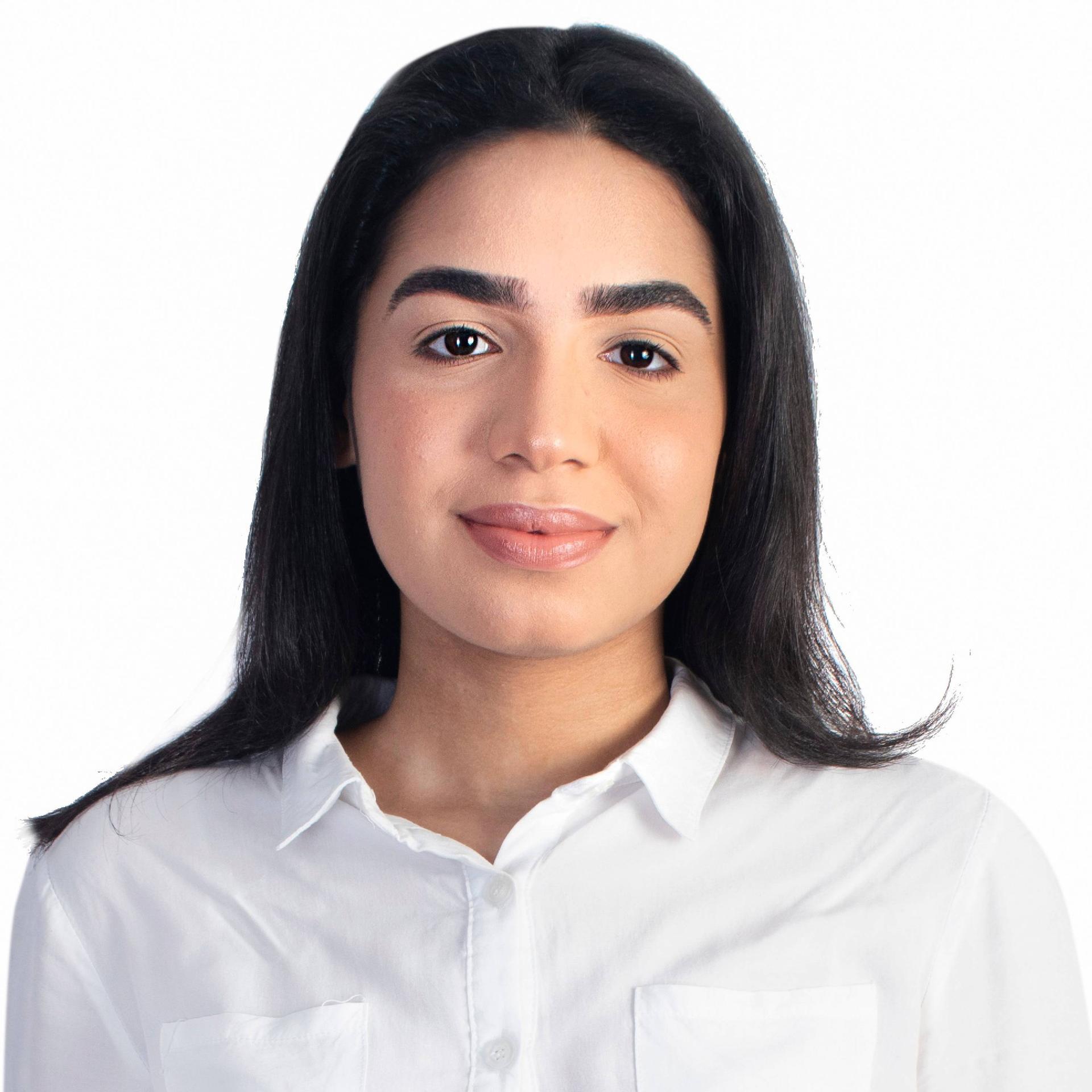LHIA HERNÁNDEZ