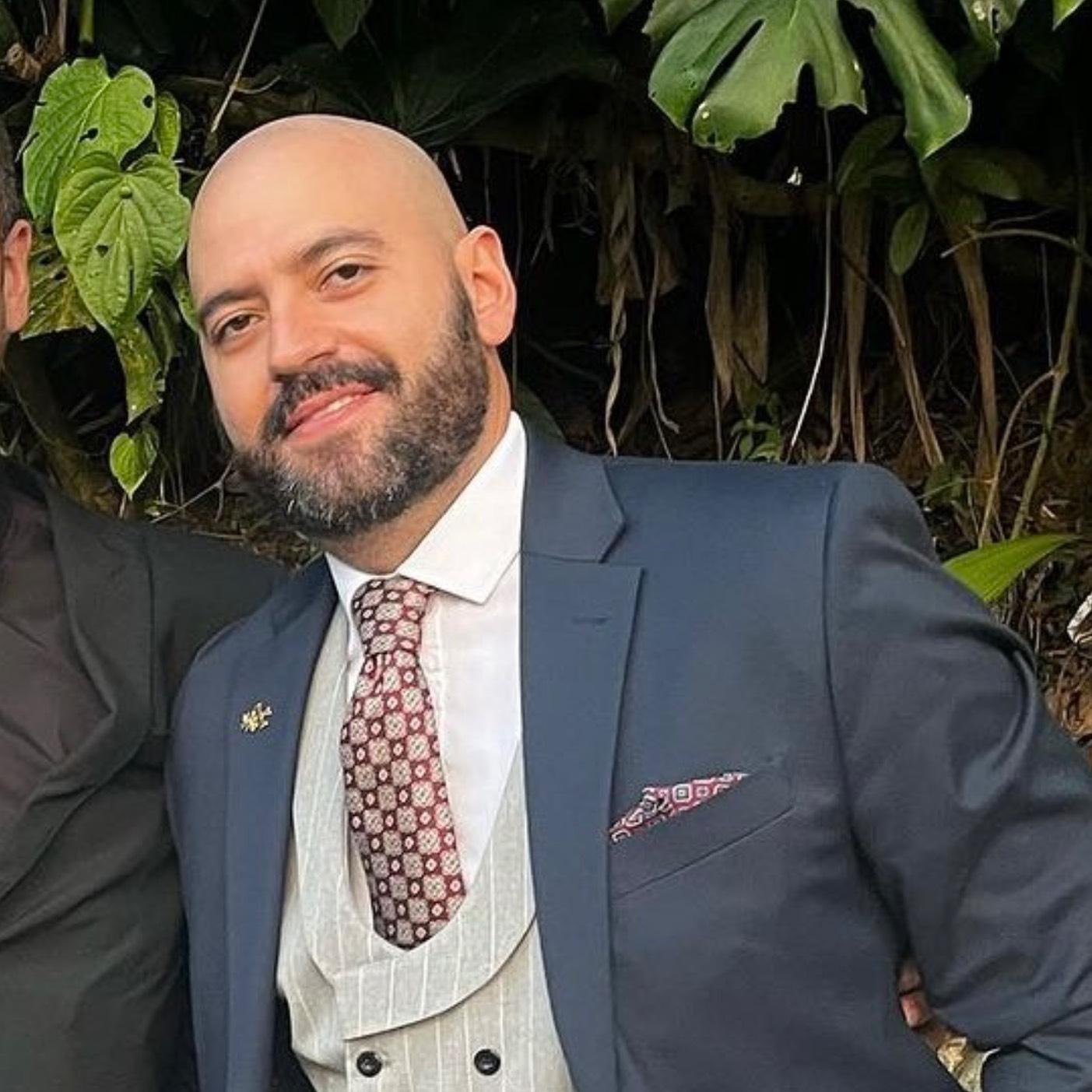 DANIEL TOVAR